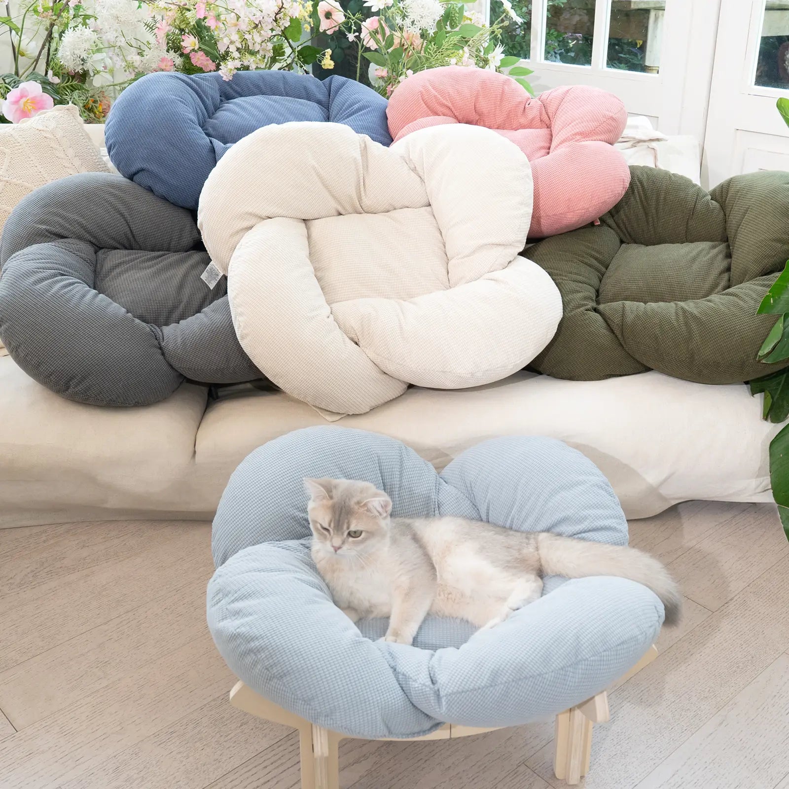 Premium Elevated Pet Lounge – Modern Petal-Design Wooden Bed for Cats & Small Dogs